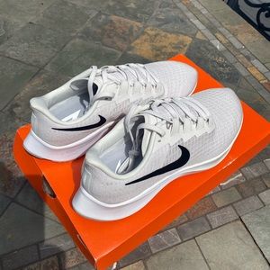 Nike women’s air zoom running shoes